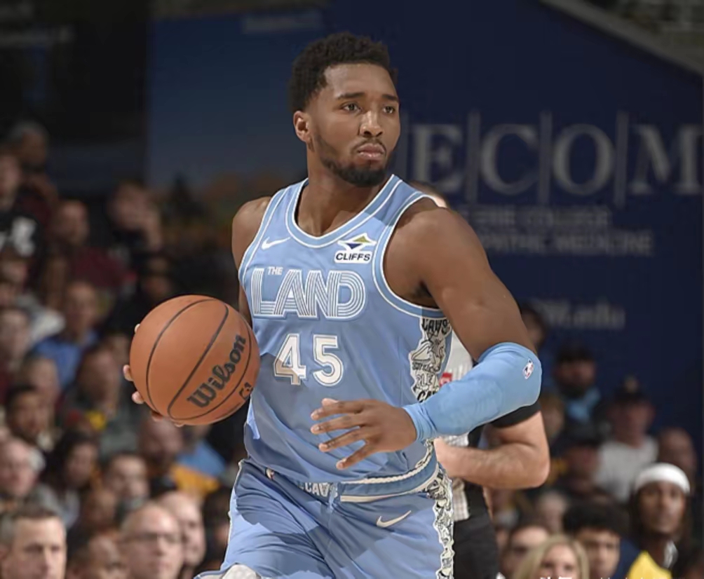 西亚卡姆连续三场比赛得分超过刷新纪录，湖人冲击纪录！的简单介绍